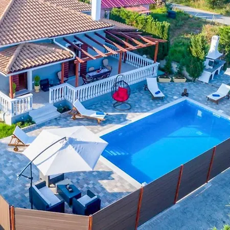 Villa Rose Villa *